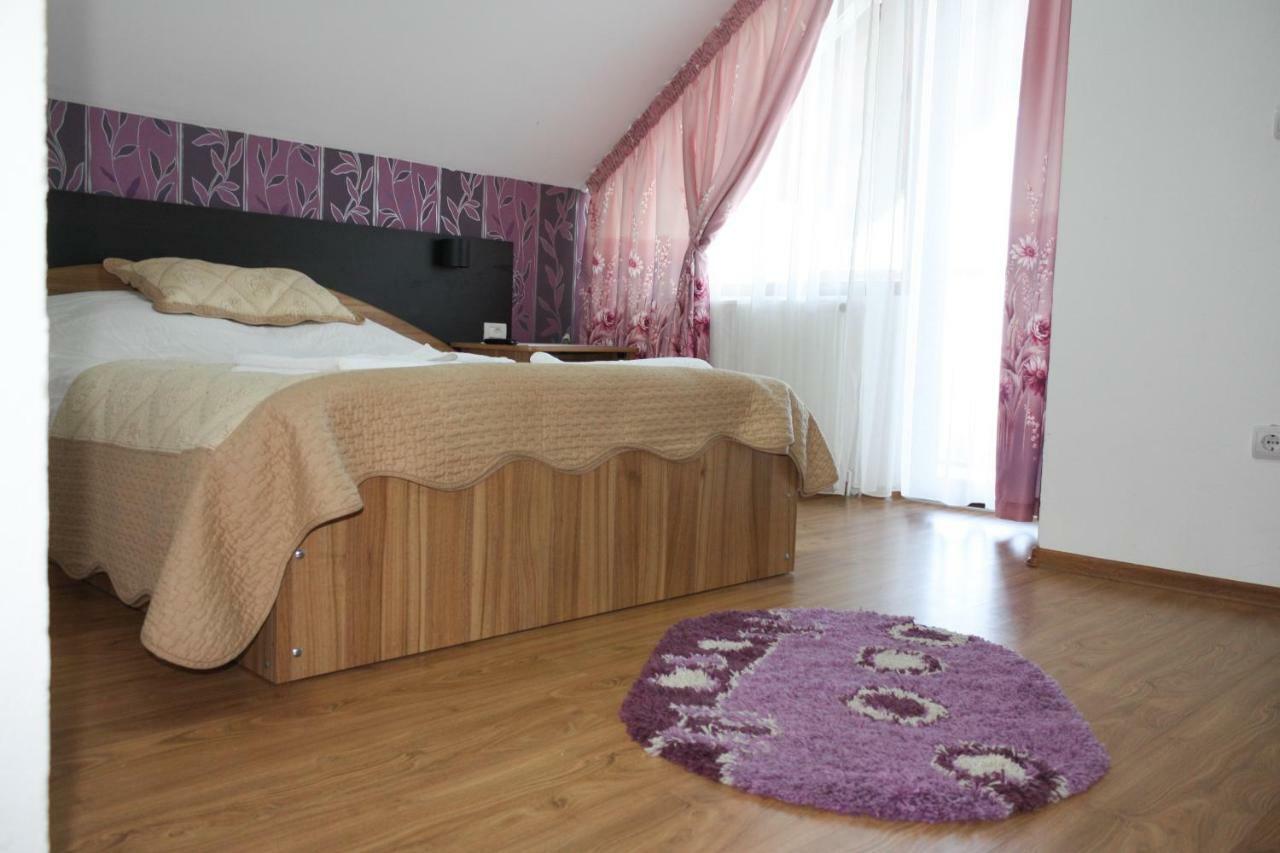 Perla Muntilor Hotel Ranca Bagian luar foto