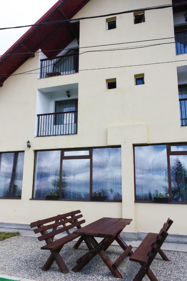 Perla Muntilor Hotel Ranca Bagian luar foto