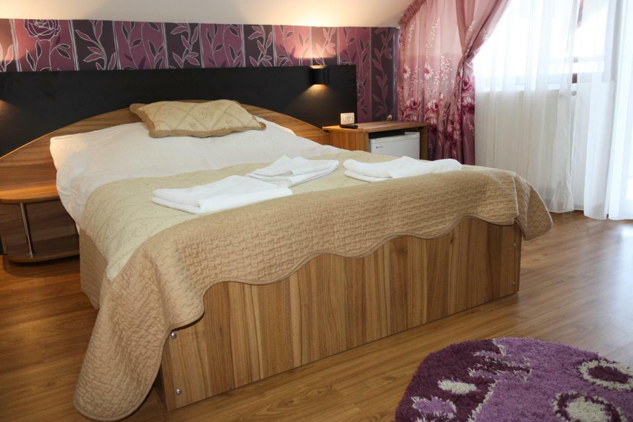 Perla Muntilor Hotel Ranca Bagian luar foto