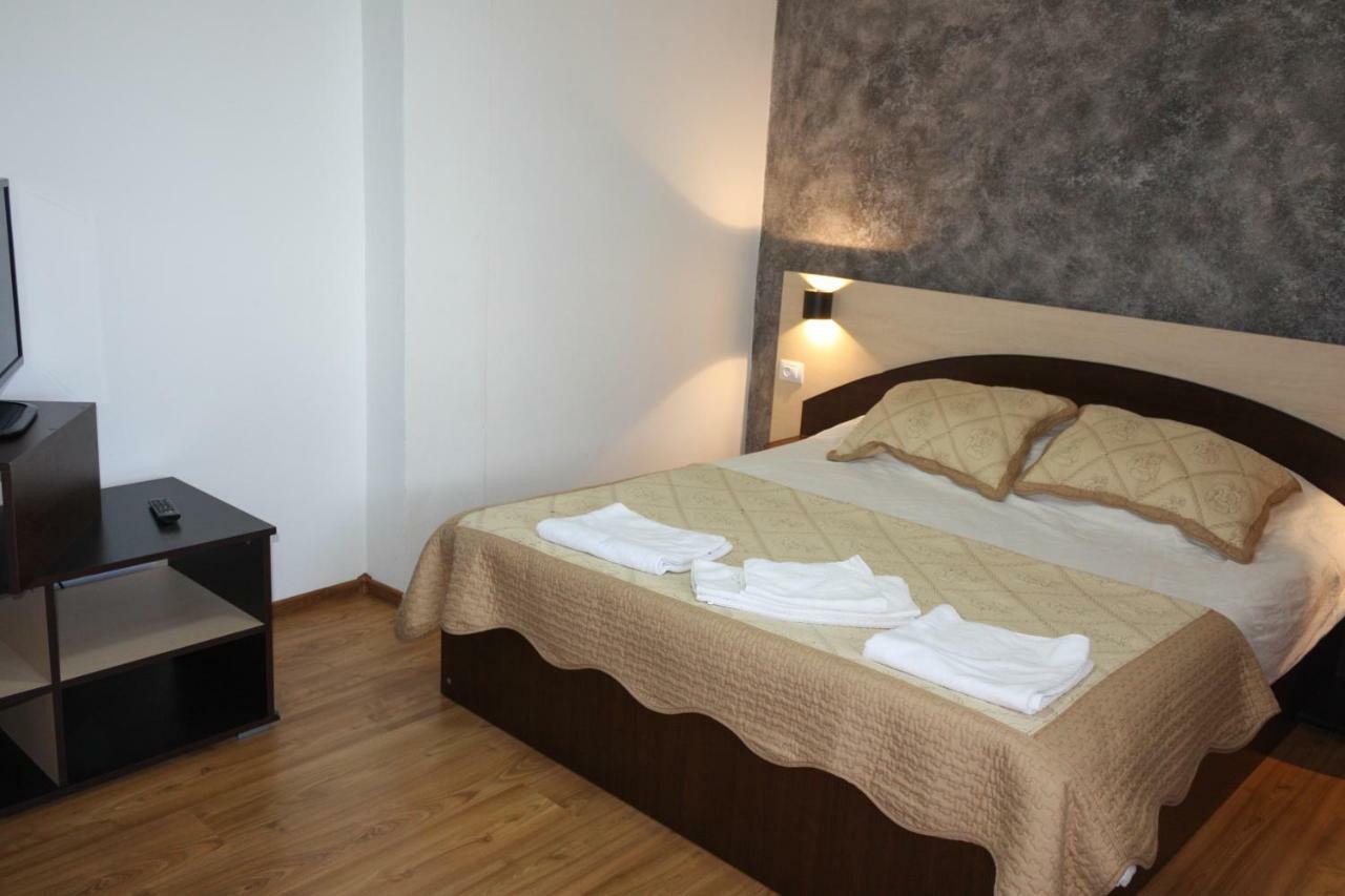 Perla Muntilor Hotel Ranca Bagian luar foto