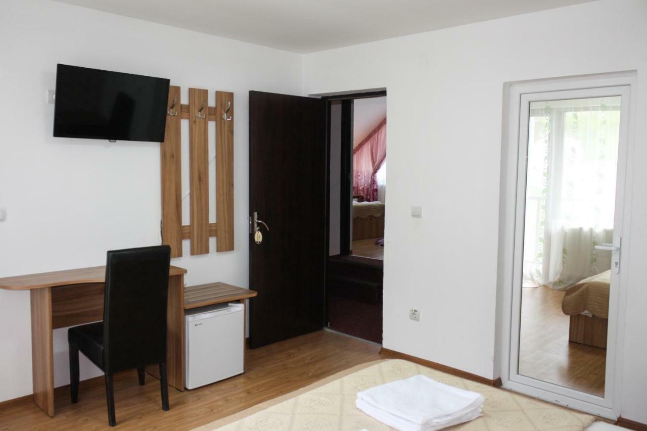 Perla Muntilor Hotel Ranca Bagian luar foto